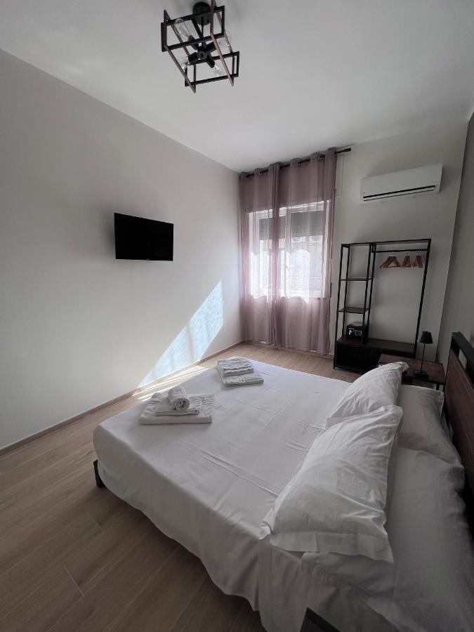 נאפולי Medusa Duomo Guest House מראה חיצוני תמונה